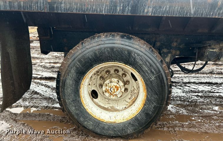 image for item NE9751 1999 Freightliner FL80 flatbed truck