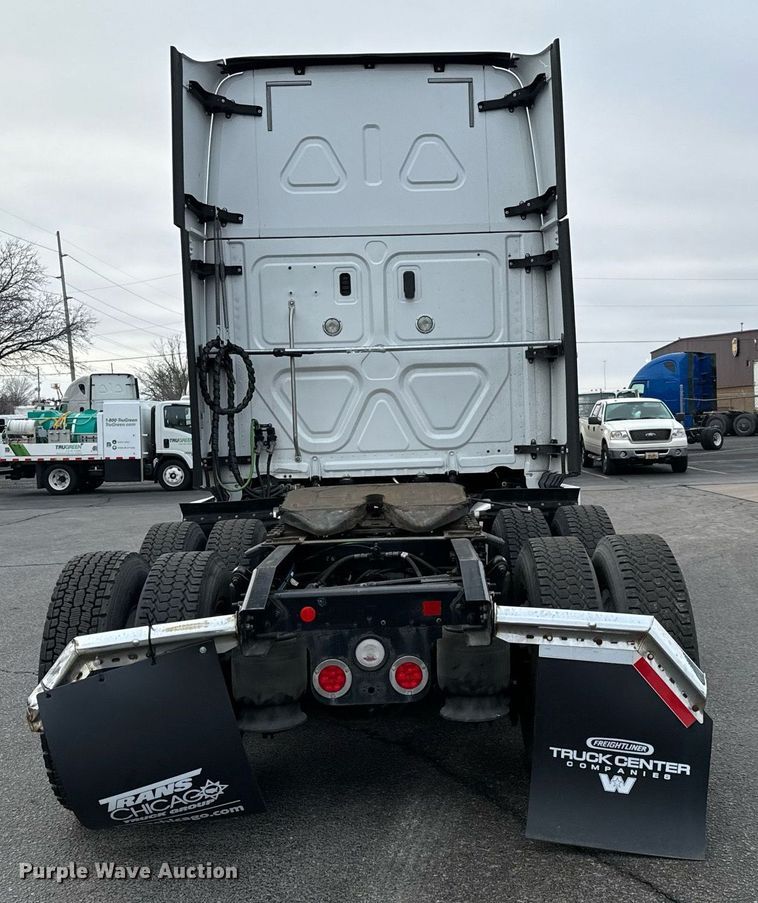 image for item NI9767 2018 Freightliner  Cascadia Evolution 125 semi truck