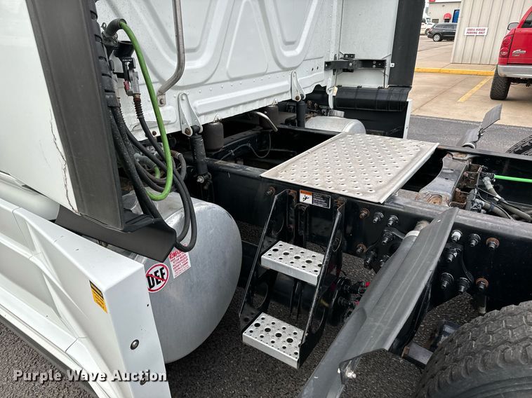 image for item NI9767 2018 Freightliner  Cascadia Evolution 125 semi truck