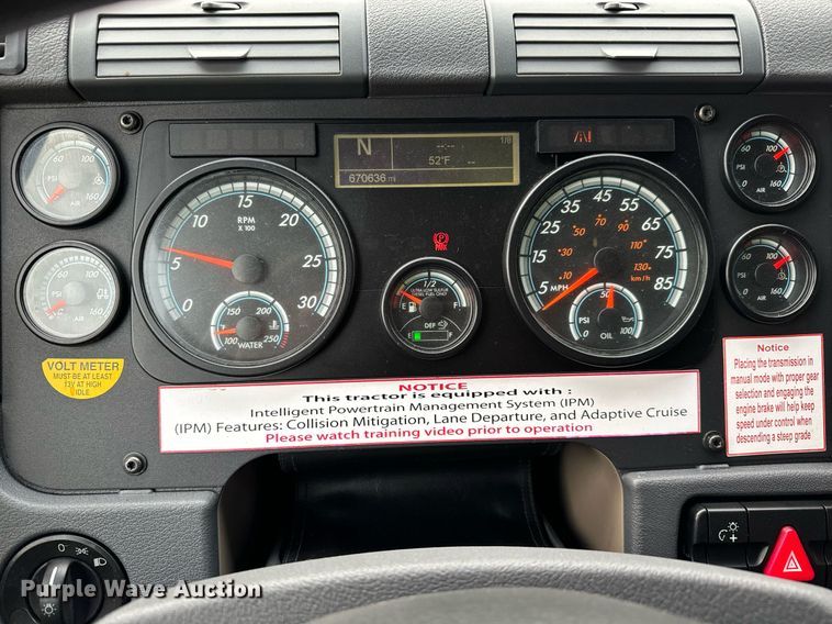 image for item NI9767 2018 Freightliner  Cascadia Evolution 125 semi truck