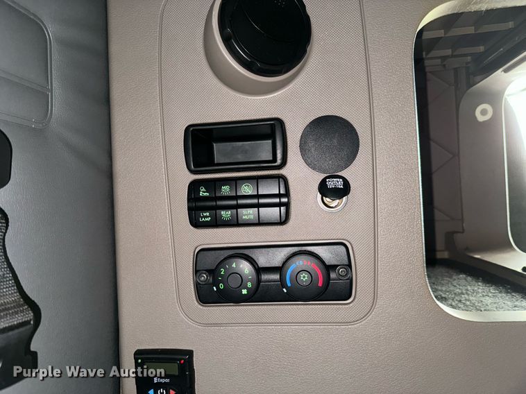 image for item NI9767 2018 Freightliner  Cascadia Evolution 125 semi truck