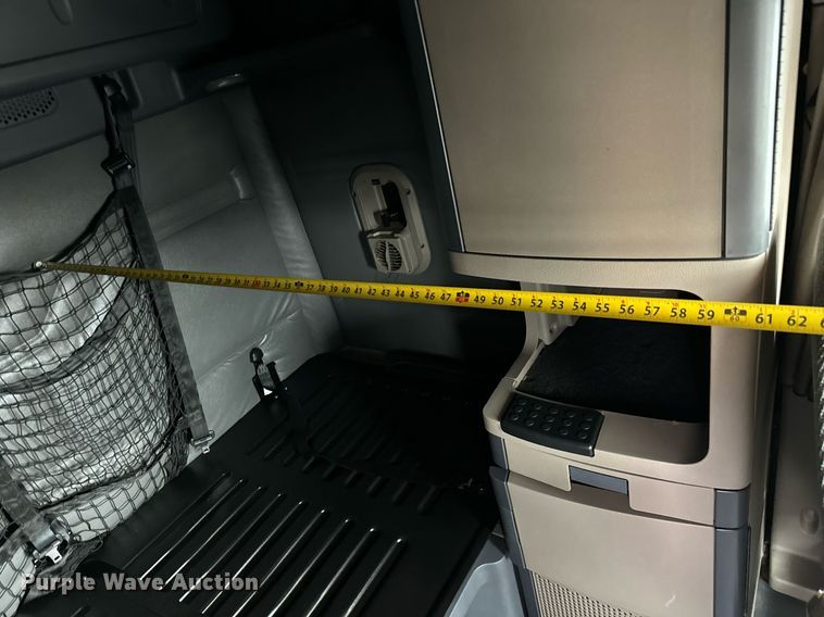 image for item NI9767 2018 Freightliner  Cascadia Evolution 125 semi truck