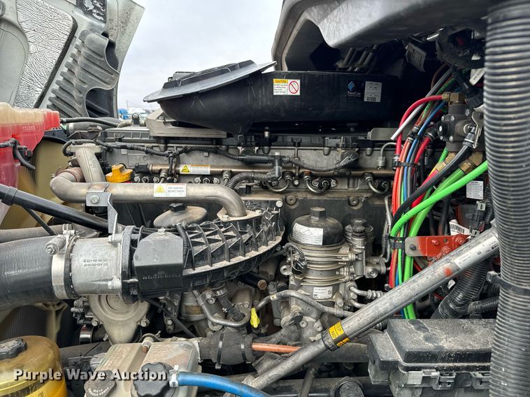 image for item NI9767 2018 Freightliner  Cascadia Evolution 125 semi truck