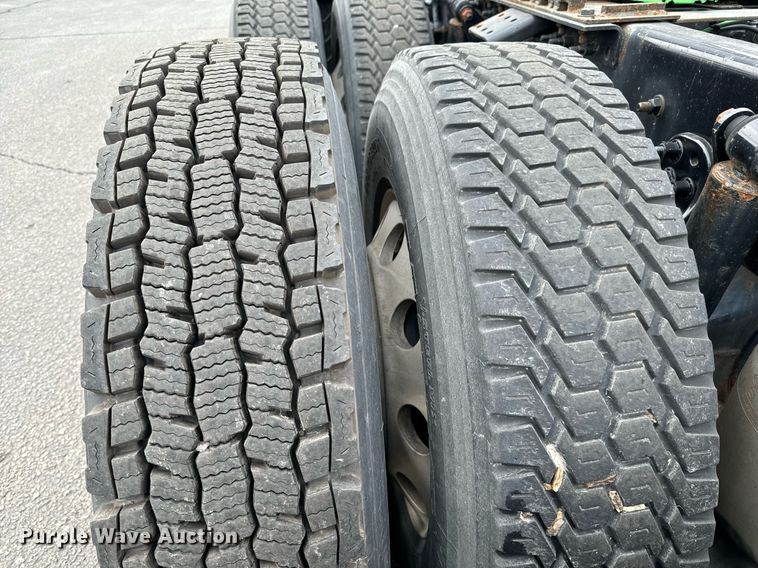 image for item NI9767 2018 Freightliner  Cascadia Evolution 125 semi truck