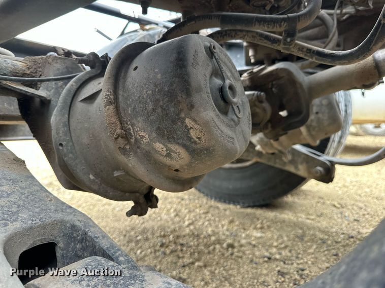 image for item NJ9291 2016 Peterbilt  579 semi truck