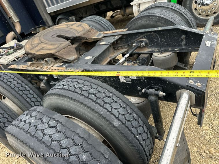 image for item NJ9291 2016 Peterbilt  579 semi truck