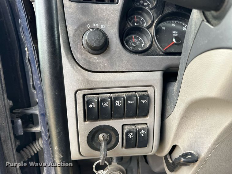 image for item NJ9291 2016 Peterbilt  579 semi truck