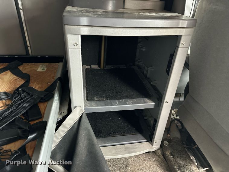 image for item NJ9291 2016 Peterbilt  579 semi truck