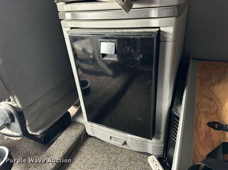 image for item NJ9291 2016 Peterbilt  579 semi truck