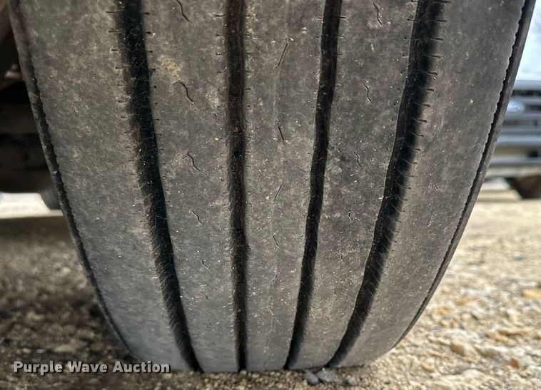 image for item NJ9291 2016 Peterbilt  579 semi truck