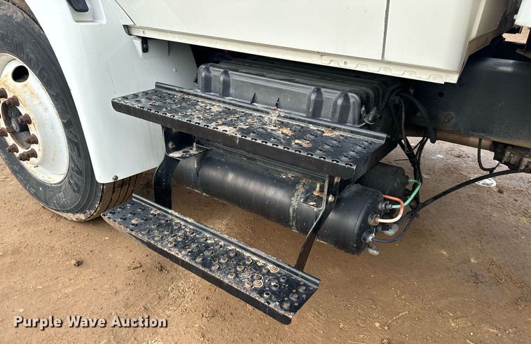 image for item NM9259 2007 International 4300 box truck