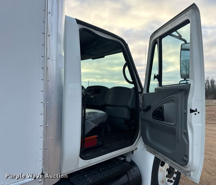 image for item NM9259 2007 International 4300 box truck