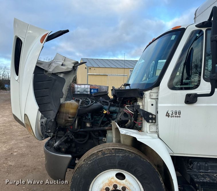 image for item NM9259 2007 International 4300 box truck