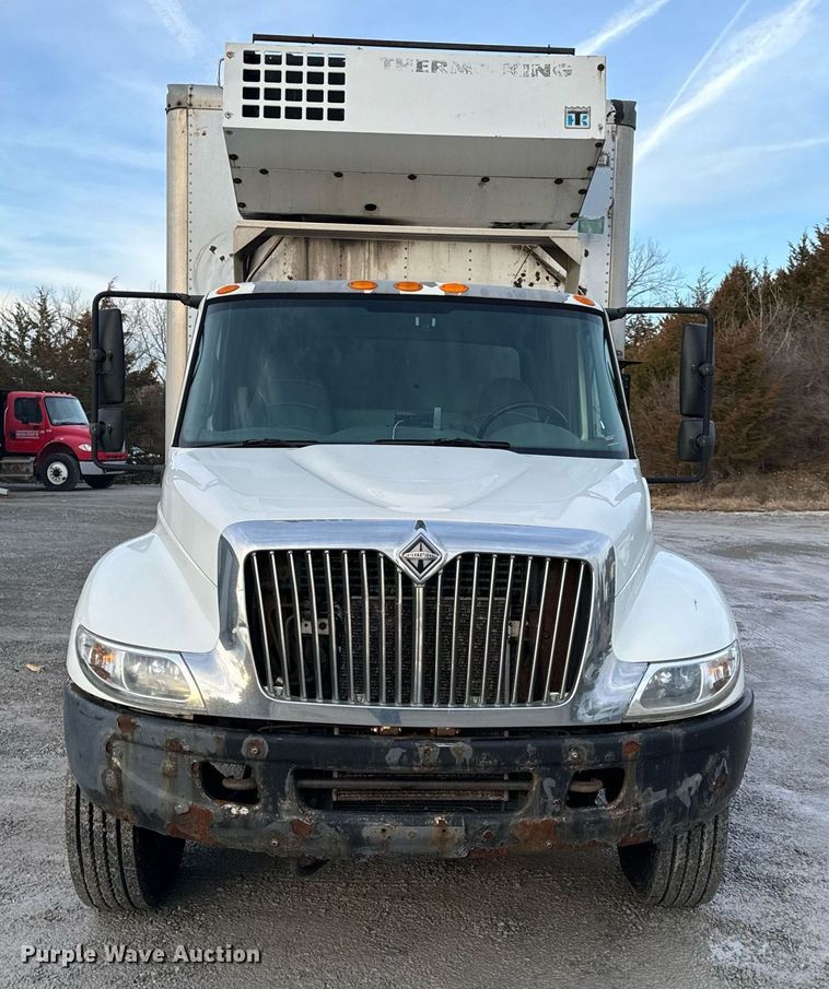 image for item NM9260 2005 International 4300 box truck