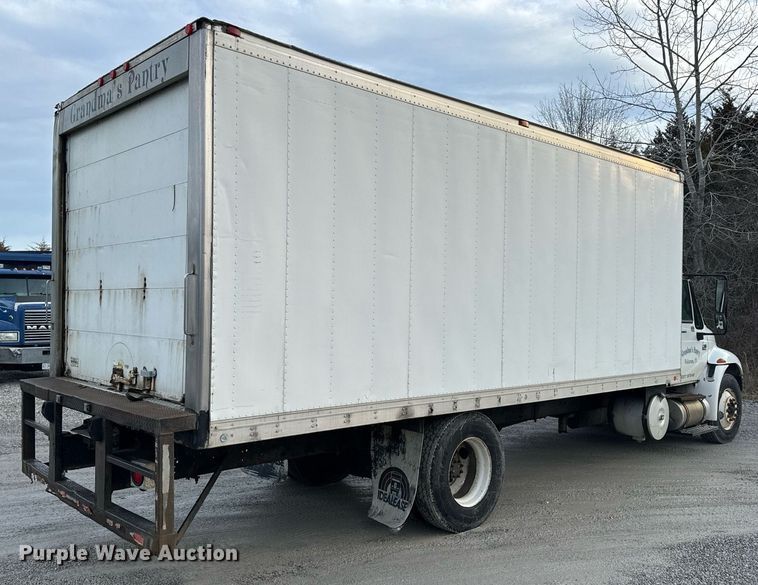 image for item NM9260 2005 International 4300 box truck