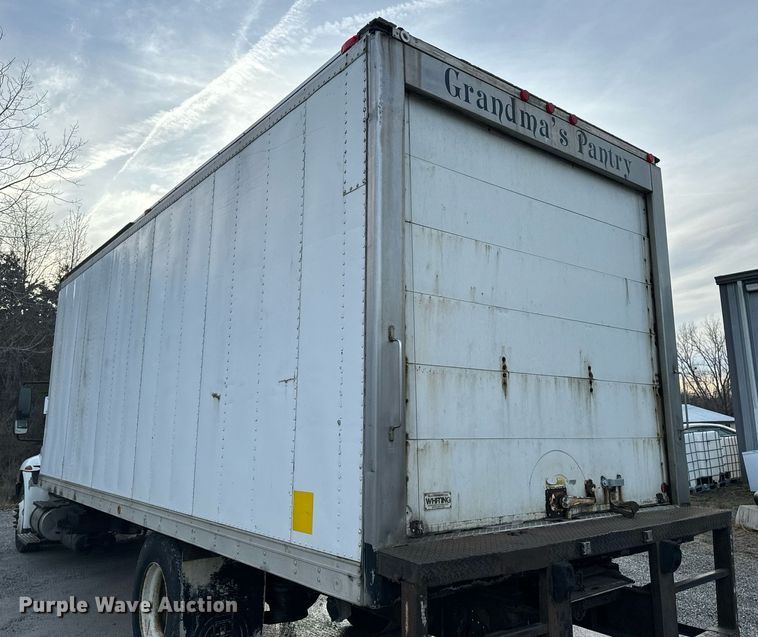 image for item NM9260 2005 International 4300 box truck