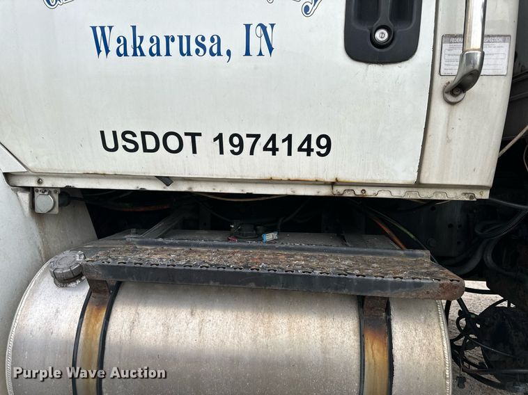 image for item NM9260 2005 International 4300 box truck