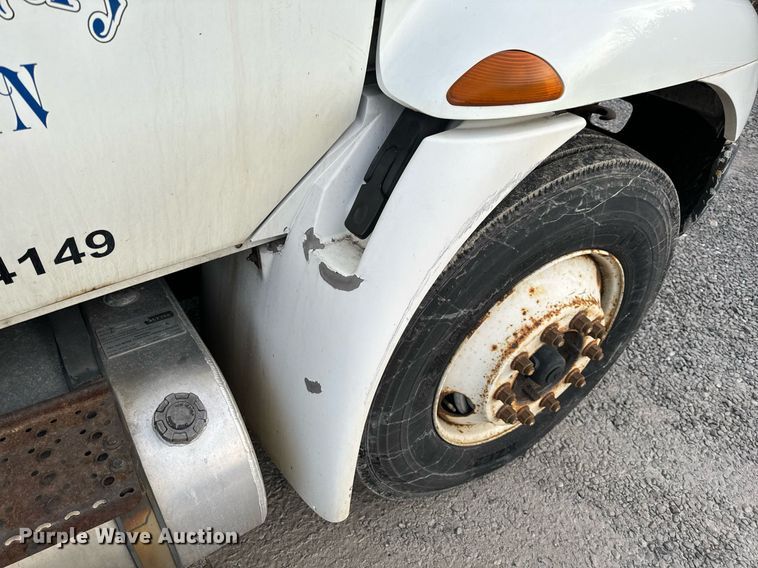 image for item NM9260 2005 International 4300 box truck