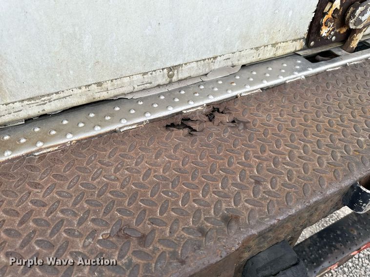 image for item NM9260 2005 International 4300 box truck