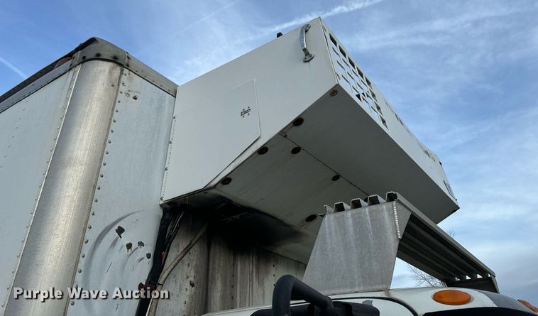 image for item NM9260 2005 International 4300 box truck