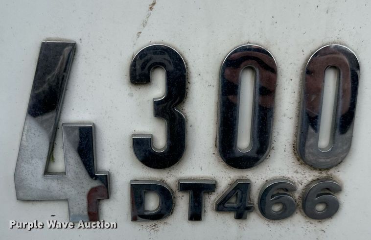 image for item NM9260 2005 International 4300 box truck