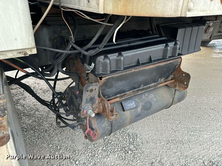 image for item NM9260 2005 International 4300 box truck