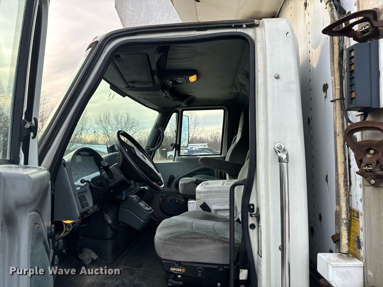 image for item NM9260 2005 International 4300 box truck