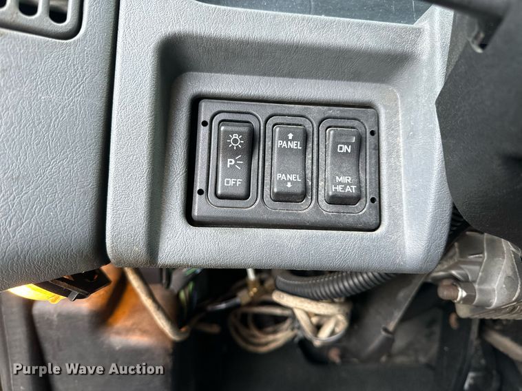 image for item NM9260 2005 International 4300 box truck