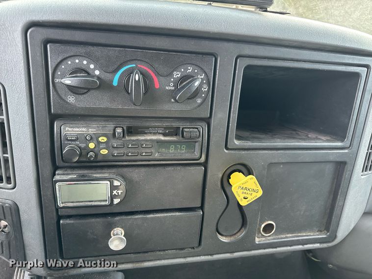 image for item NM9260 2005 International 4300 box truck