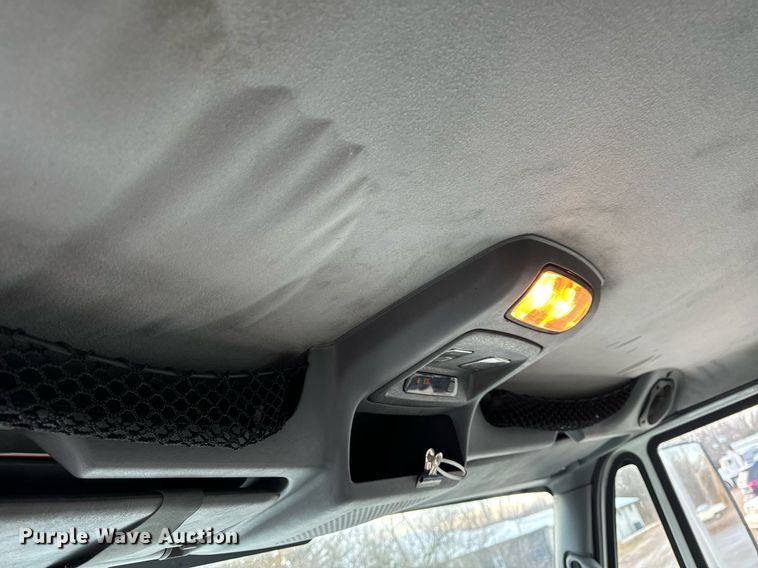 image for item NM9260 2005 International 4300 box truck