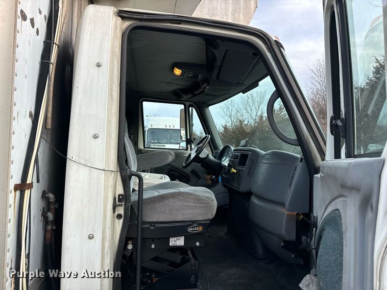 image for item NM9260 2005 International 4300 box truck