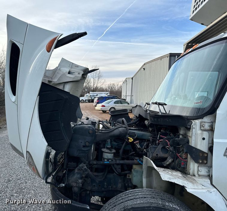 image for item NM9260 2005 International 4300 box truck