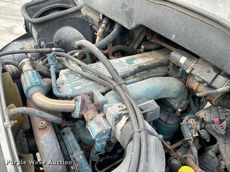 image for item NM9260 2005 International 4300 box truck