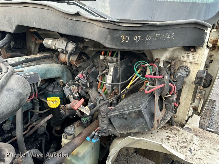 image for item NM9260 2005 International 4300 box truck