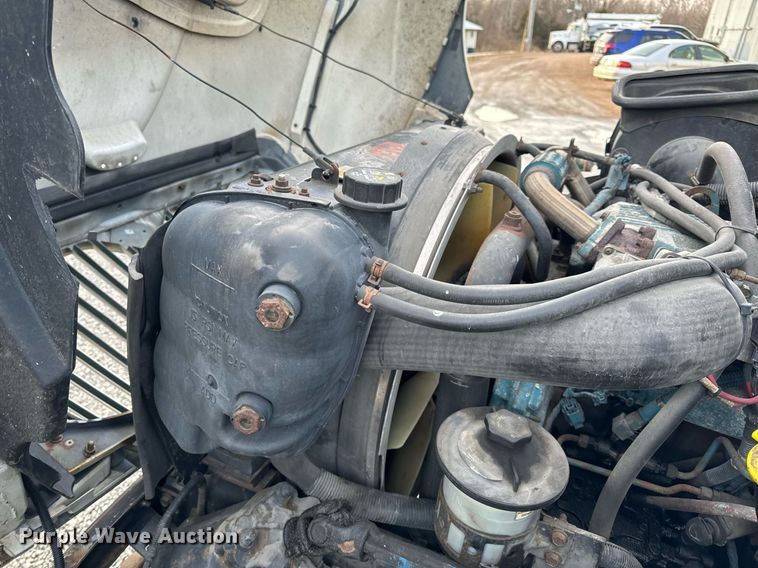 image for item NM9260 2005 International 4300 box truck