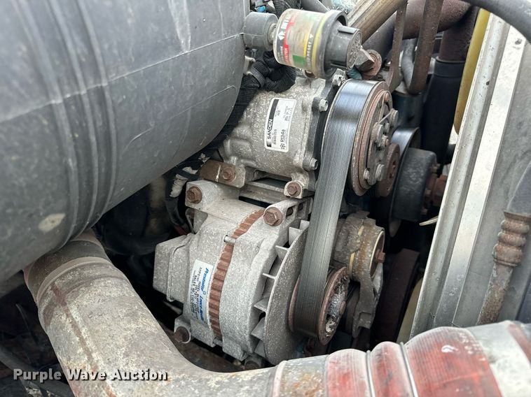 image for item NM9260 2005 International 4300 box truck