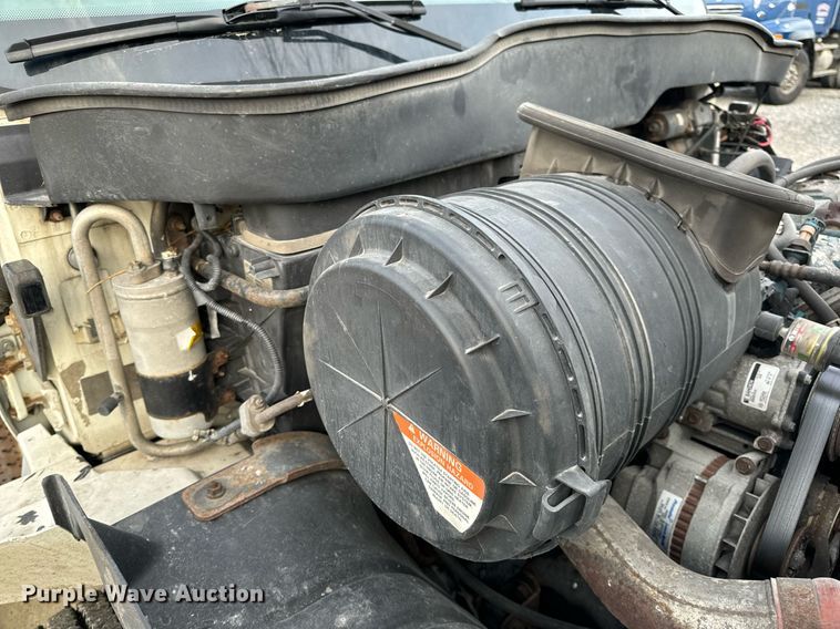 image for item NM9260 2005 International 4300 box truck