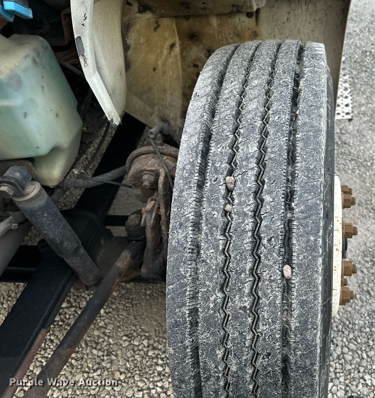 image for item NM9260 2005 International 4300 box truck