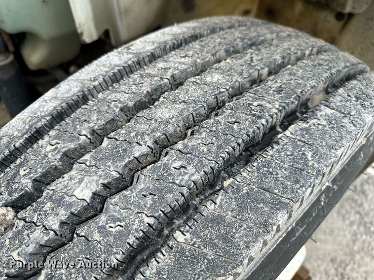 image for item NM9260 2005 International 4300 box truck