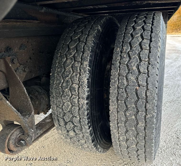 image for item NM9260 2005 International 4300 box truck