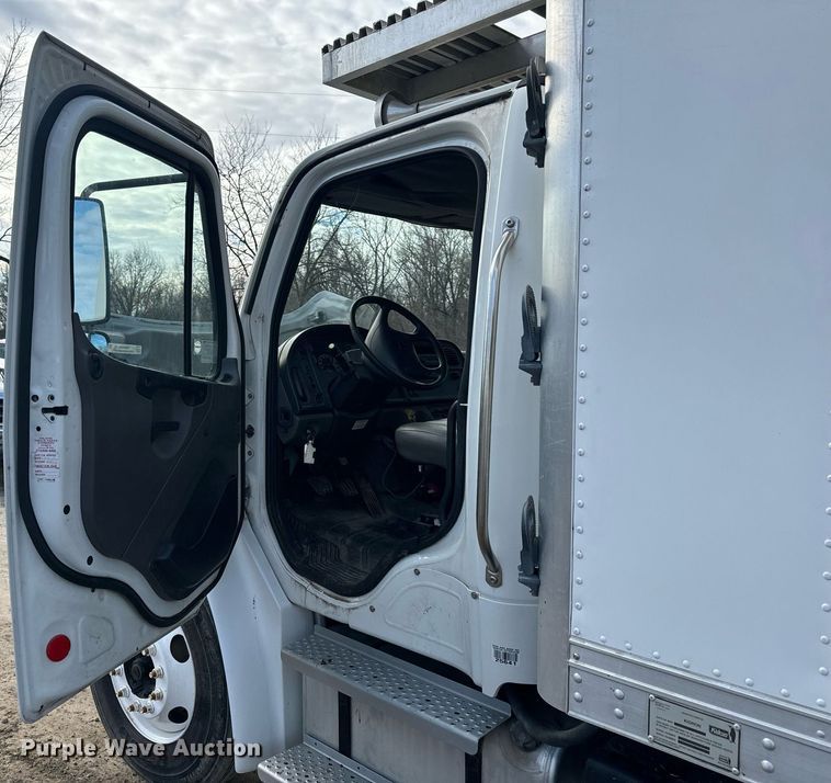 image for item NM9299 2007 Freightliner Business Class M2  refrigerated truck