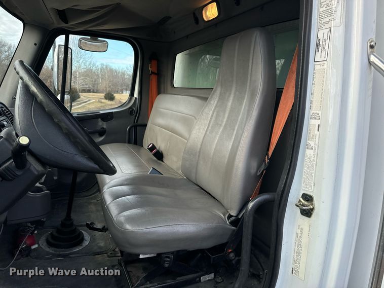 image for item NM9299 2007 Freightliner Business Class M2  refrigerated truck