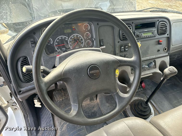 image for item NM9299 2007 Freightliner Business Class M2  refrigerated truck