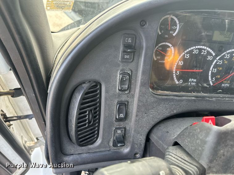 image for item NM9299 2007 Freightliner Business Class M2  refrigerated truck