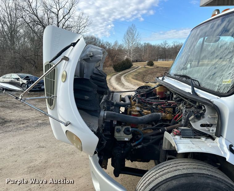 image for item NM9299 2007 Freightliner Business Class M2  refrigerated truck