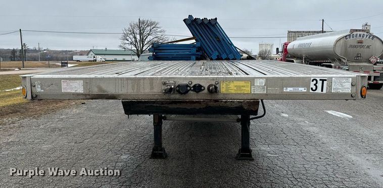 image for item NN9428 2013 Reitnouer  flatbed trailer