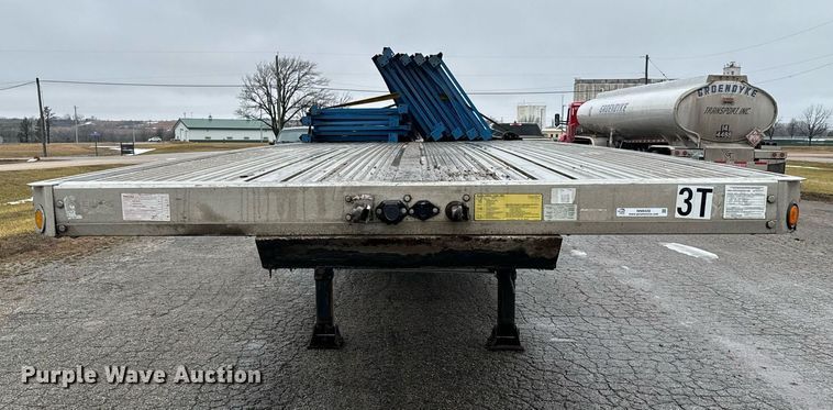 image for item NN9428 2013 Reitnouer  flatbed trailer