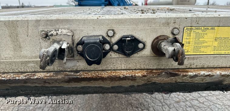 image for item NN9428 2013 Reitnouer  flatbed trailer