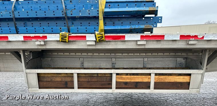 image for item NN9428 2013 Reitnouer  flatbed trailer