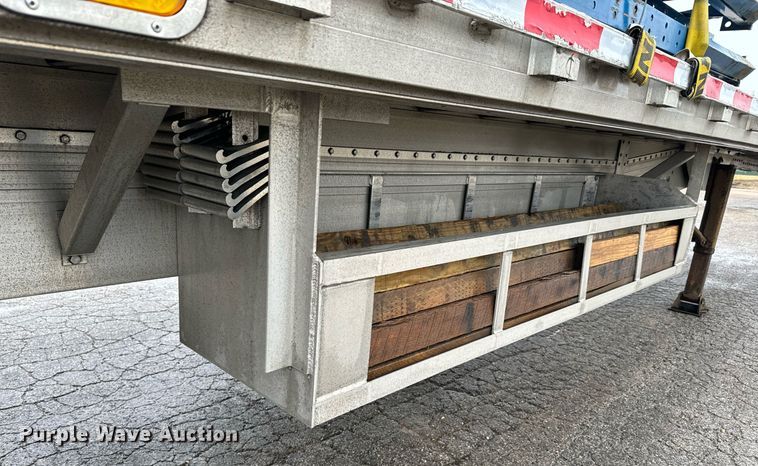 image for item NN9428 2013 Reitnouer  flatbed trailer